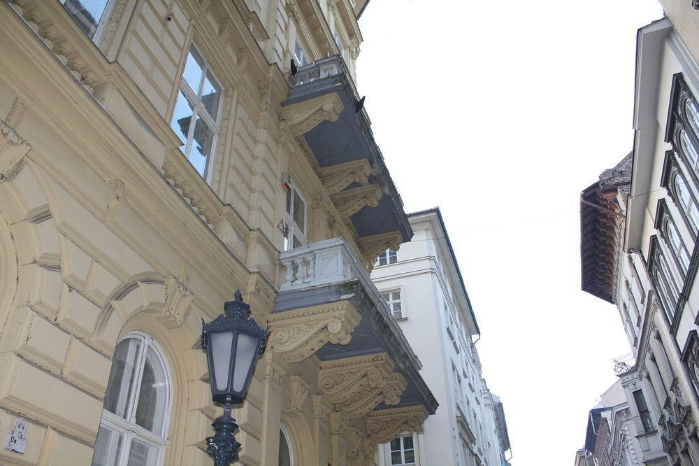 Old Monarchia Hotel Budapest Exterior photo